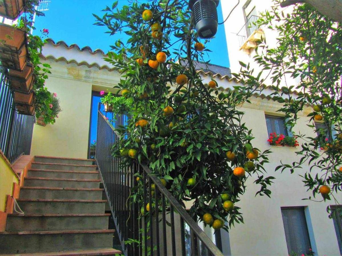 Comeinsicily Cortedeilimoni Charming & Relax 2* Acireale