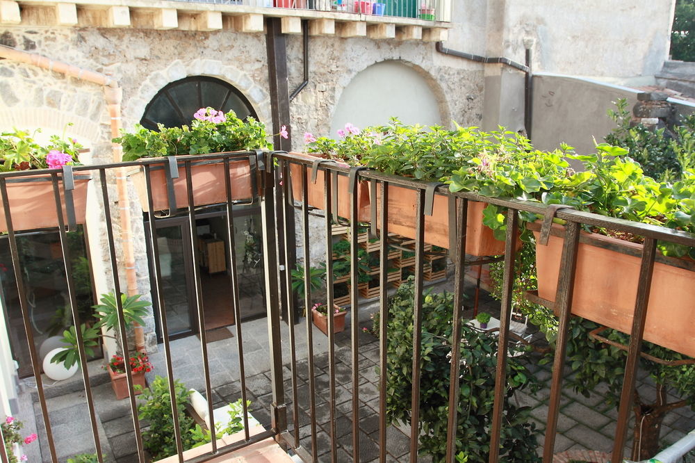 Comeinsicily Cortedeilimoni Charming & Relax Frühstückspension Acireale